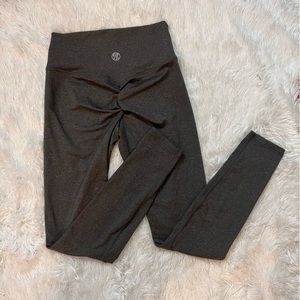 Til You Collapse heart booty scrunch legging, size small, gray